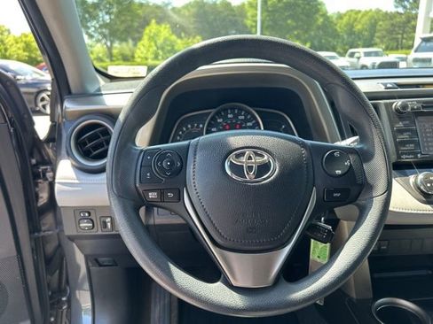 Used 2015 Toyota RAV4 XLE FWD image 20