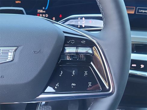 New 2025 Cadillac Lyriq Luxury image 16