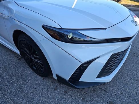Used 2026 Toyota Camry SE FWD image 9