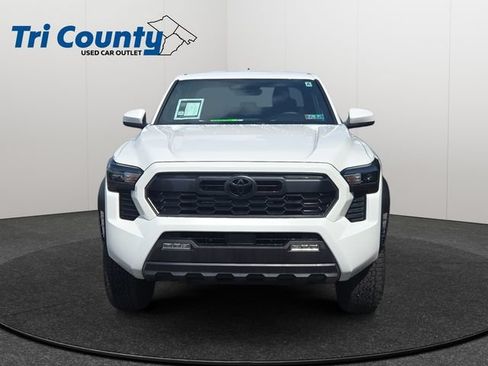 Certified 2026 Toyota Tacoma TRD Off-Road AWD/4WD image 2