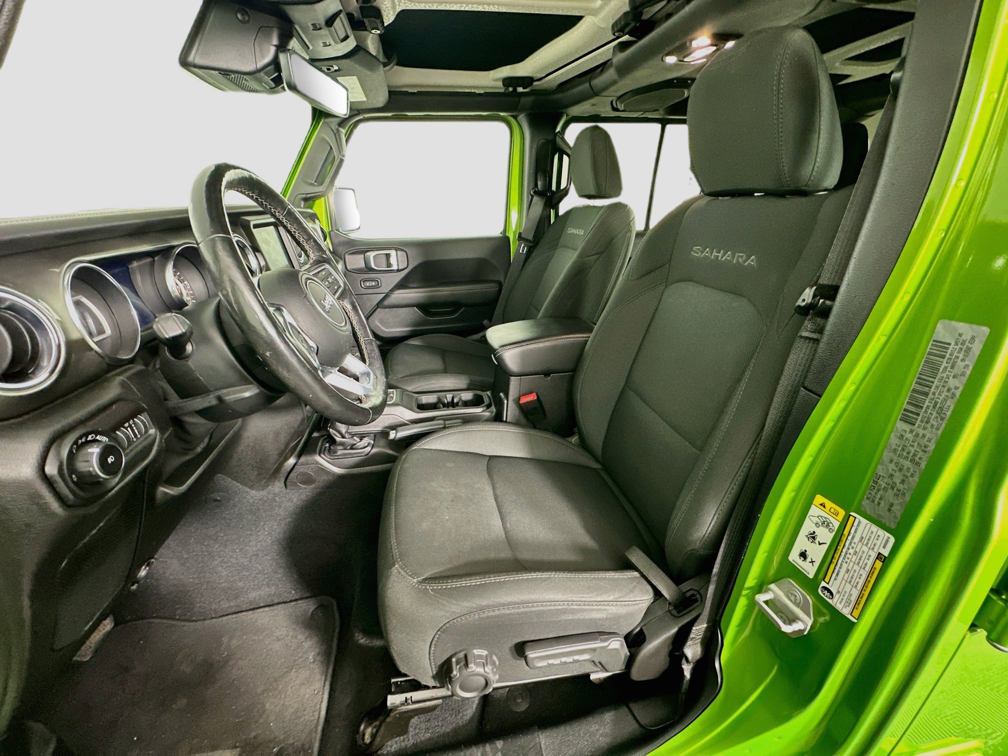 Used 2019 Jeep Wrangler Unlimited Sahara AWD/4WD image 13