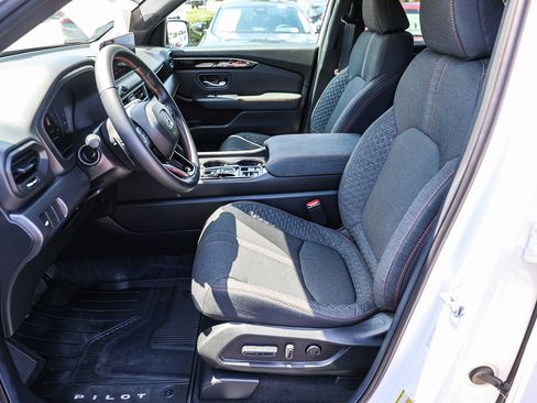 Certified 2026 Honda Pilot Sport image 11