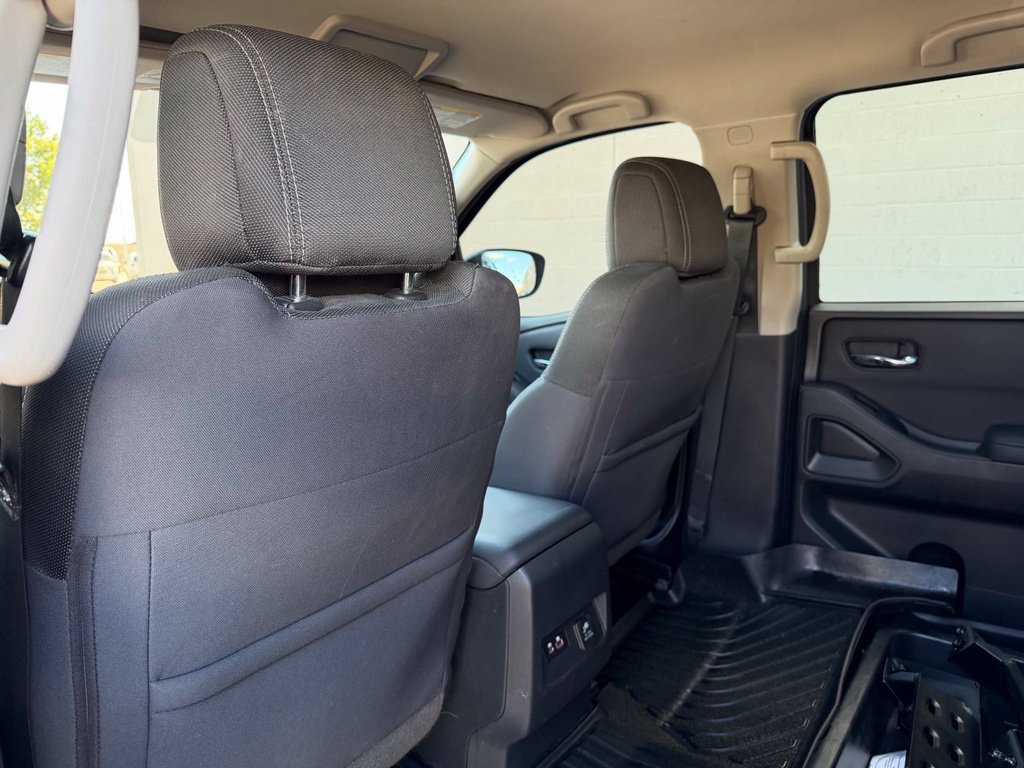 Used 2022 Nissan Frontier SV AWD/4WD image 24