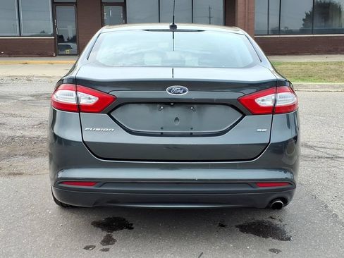 Used 2015 Ford Fusion SE FWD image 4