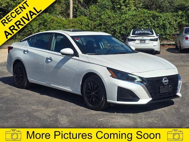 Certified 2025 Nissan Altima 2.5 SV w/ SV Special Edition Package AWD/4WD image 1