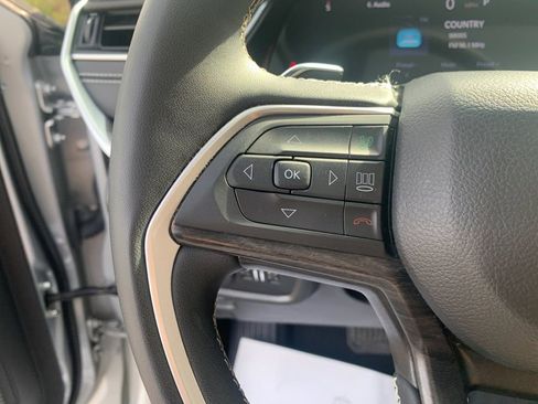 Used 2024 Jeep Grand Cherokee L Limited w/ Black Appearance Package image 29