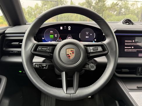 Used 2025 Porsche Macan 4S Electric image 15