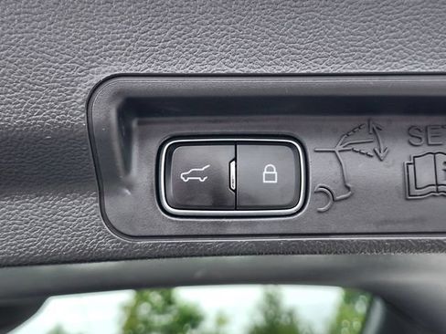Used 2023 Ford Explorer XLT w/ Equipment Group 202A AWD/4WD image 34