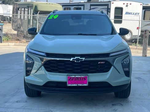 Used 2024 Chevrolet Trax RS w/ Sunroof Package FWD image 10