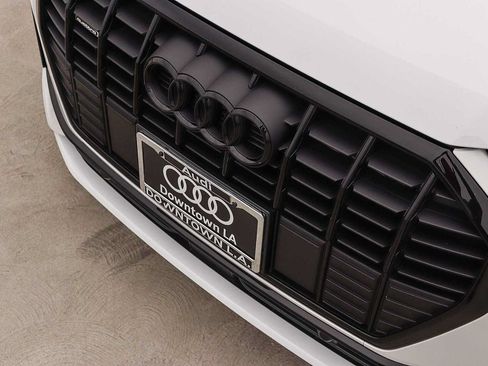 Used 2025 Audi Q3 2.0T Premium w/ Convenience Package AWD/4WD image 8