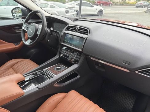 Used 2018 Jaguar F-PACE Portfolio AWD/4WD image 17