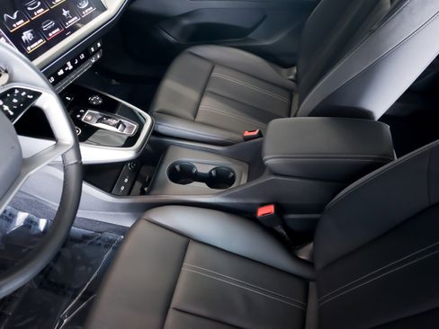 Certified 2024 Audi Q4 e-tron Premium Plus image 20