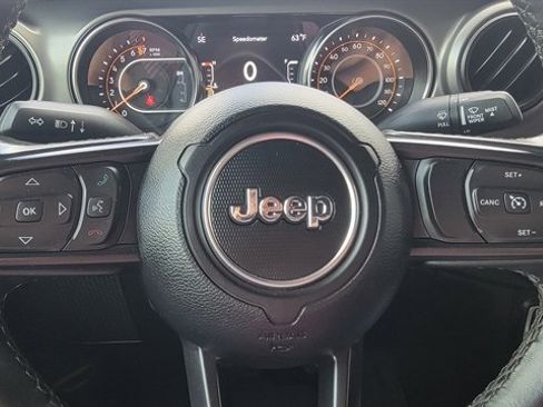 Used 2022 Jeep Wrangler Sport image 41