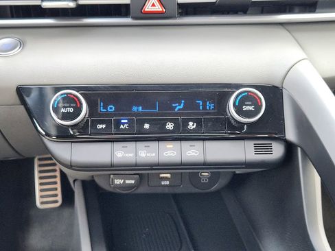 Certified 2025 Hyundai Elantra Sport image 18