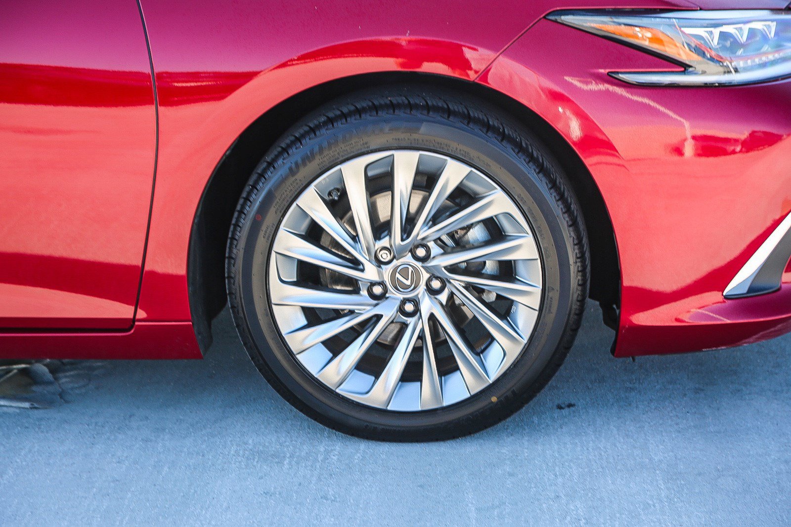 Used 2019 Lexus ES 350 Ultra Luxury w/ Accessory Package 2 FWD image 10