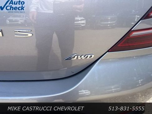 Used 2025 Genesis G70 2.5T image 5