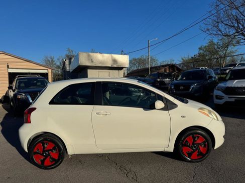Used 2007 Toyota Yaris 2-Door Hatchback image 5