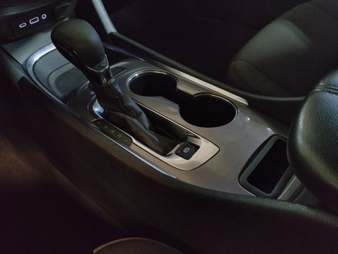 Used 2023 Chevrolet Malibu LT FWD image 26