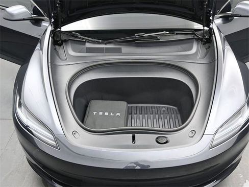 Used 2025 Tesla Model 3 image 25