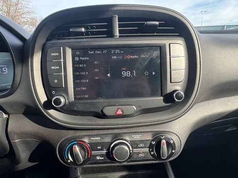 Used 2024 Kia Soul LX w/ Option Group 015 image 16