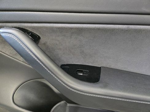 Used 2018 Tesla Model 3 Long Range RWD image 6