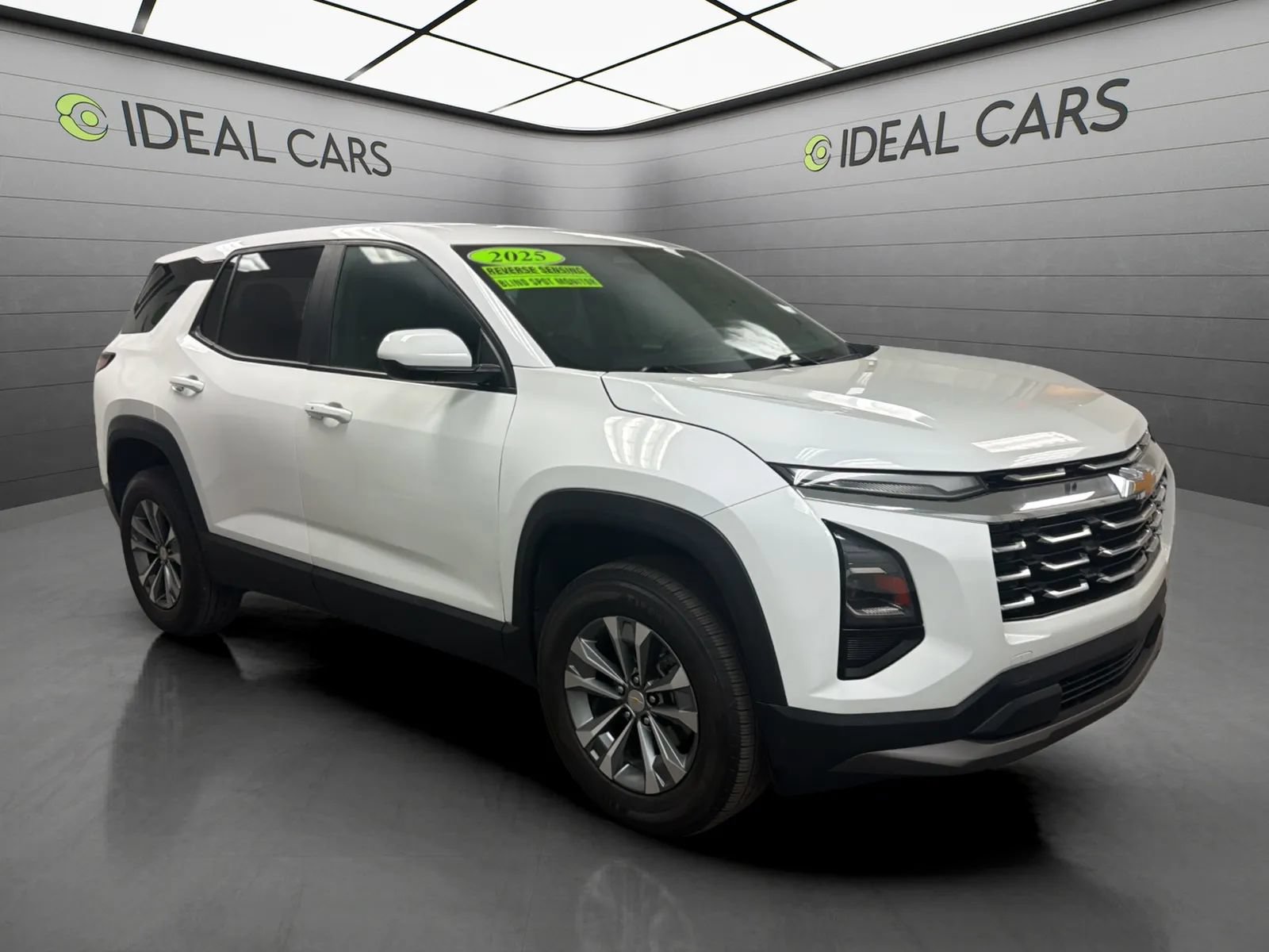 Used 2025 Chevrolet Equinox LT FWD image 3