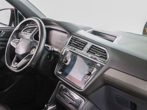 Used 2022 Volkswagen Tiguan SE R-Line image 26