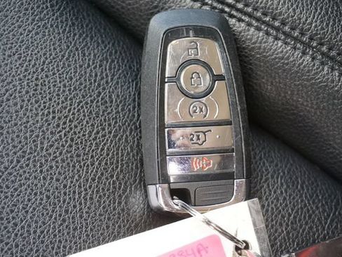 Used 2023 Lincoln Nautilus FWD w/ Premium Package image 27
