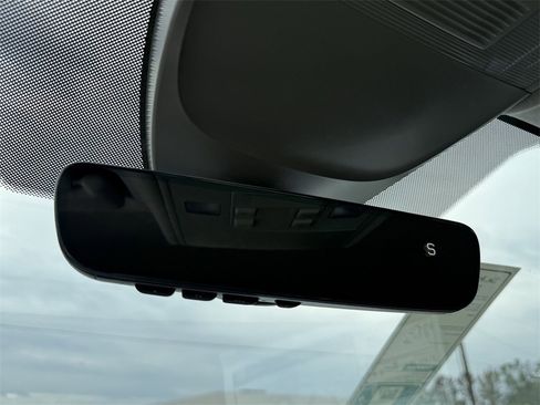 New 2026 Volkswagen Taos SE image 22