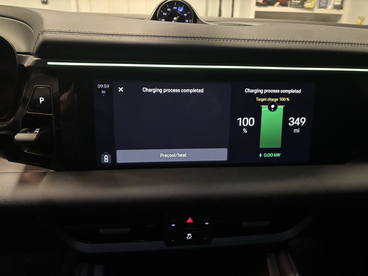 Used 2025 Porsche Macan 4 Electric AWD/4WD image 19