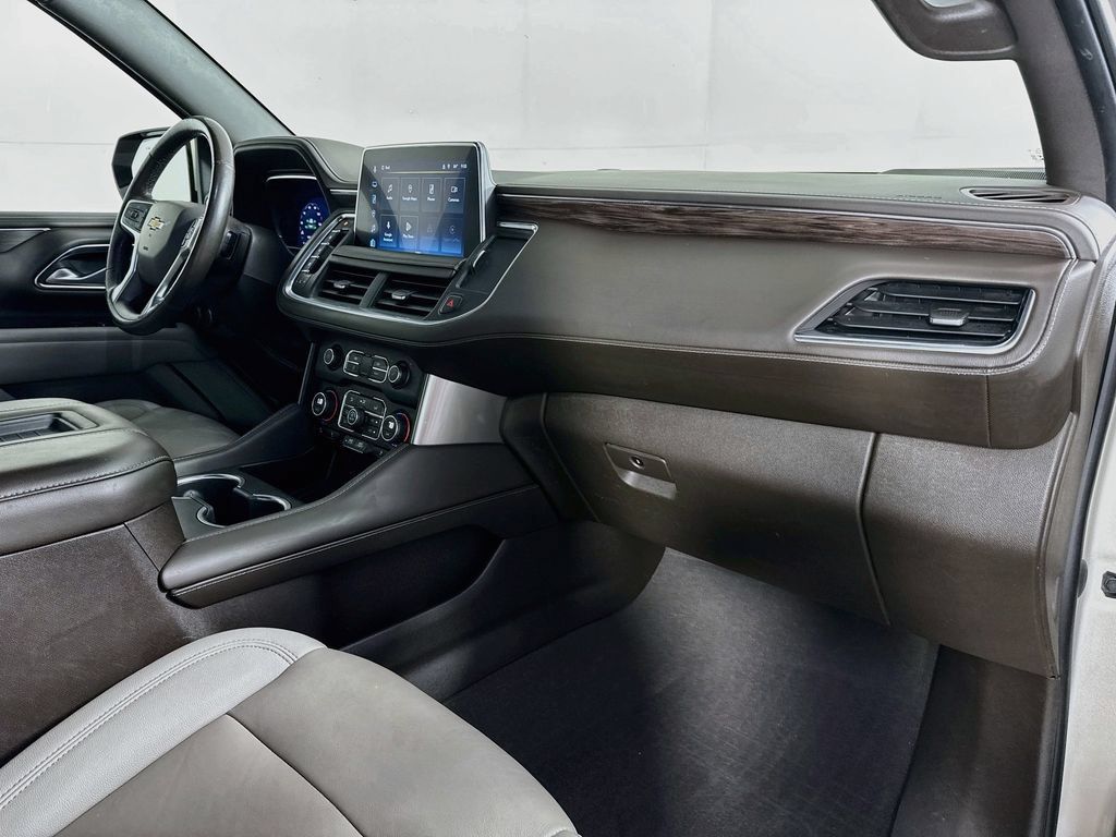 Used 2022 Chevrolet Tahoe LT w/ Luxury Package RWD image 39