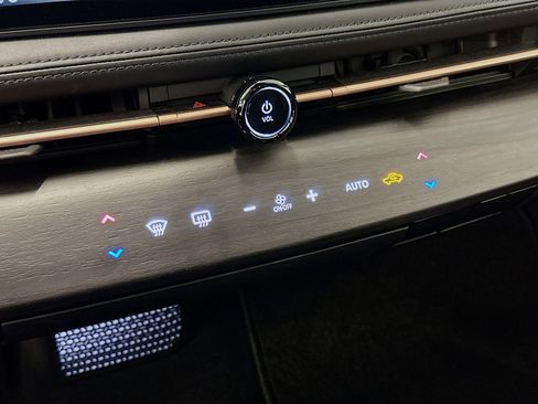 Used 2025 Nissan Ariya AWD image 24