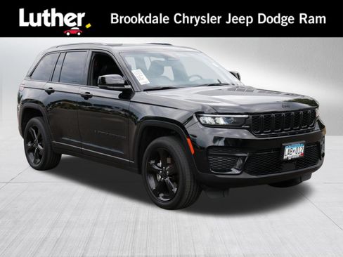 Used 2023 Jeep Grand Cherokee Altitude AWD/4WD image 1