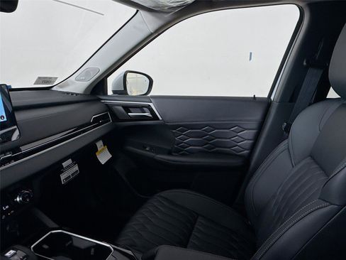 New 2026 Mitsubishi Outlander SEL image 21