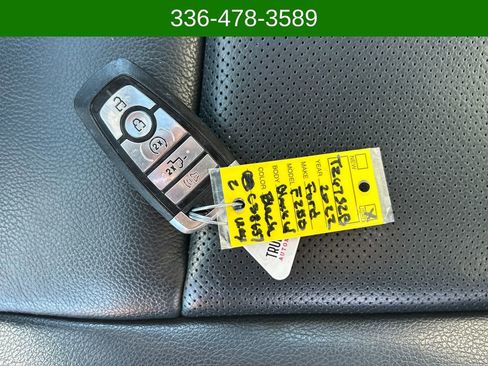 Used 2022 Ford F250 Lariat w/ Black Appearance Package image 28