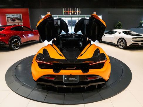 Used 2018 McLaren 720S RWD image 37