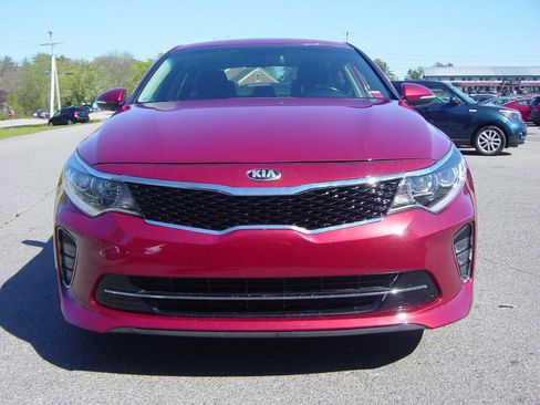 Used 2018 Kia Optima S FWD image 2