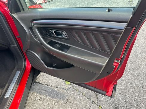 Used 2010 Ford Taurus SHO image 31