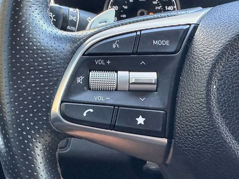 Used 2023 Genesis G70 2.0T image 22