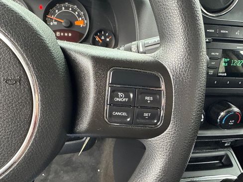 Used 2017 Jeep Patriot Sport image 27