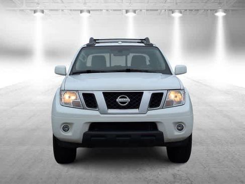 Used 2018 Nissan Frontier PRO-4X image 3