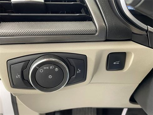 Used 2017 Ford Fusion SE image 15