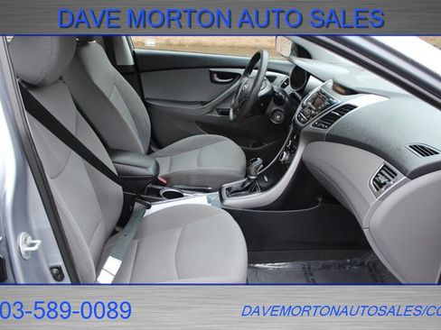 Used 2016 Hyundai Elantra SE image 18