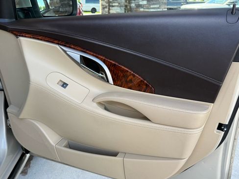 Used 2010 Buick LaCrosse CXL w/ Luxury Package image 14