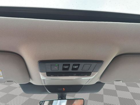 Used 2024 Nissan Pathfinder Platinum w/ Black Appearance Package FWD image 5