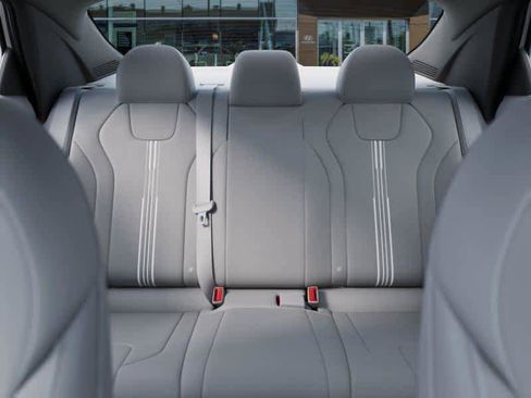 Certified 2025 Hyundai Elantra Sport image 12