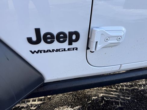 Used 2023 Jeep Wrangler Unlimited Willys image 24