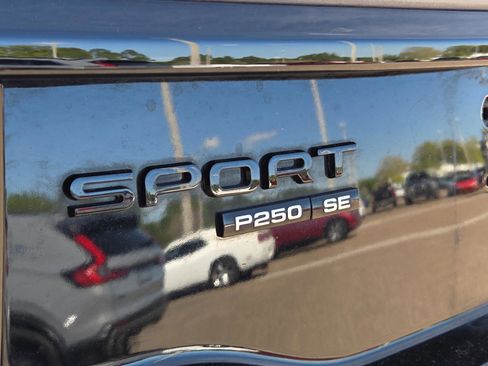 Used 2020 Land Rover Discovery Sport SE R-Dynamic image 16