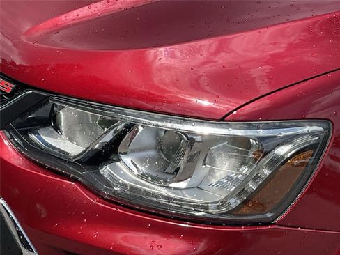 Used 2017 Chevrolet Sonic LT w/ Fun and Sun Package FWD image 9