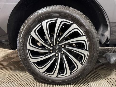Certified 2025 Lincoln Navigator Black Label AWD/4WD image 39